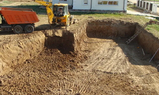 Рытье котлованов под фундамент в отрадном – цена от 2550 руб. за м3 | 2Землекопа-Трд