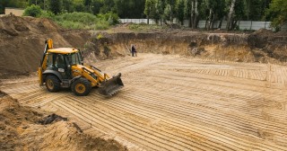 Разработка котлована Отрадный, цена от 306 руб./м3.
